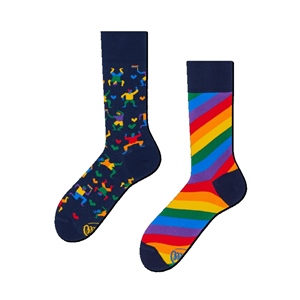 Many Mornings Socken Over The Rainbow